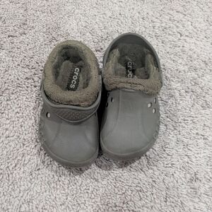 Crocs Kids Brown Fur Lined Clogs Size 8